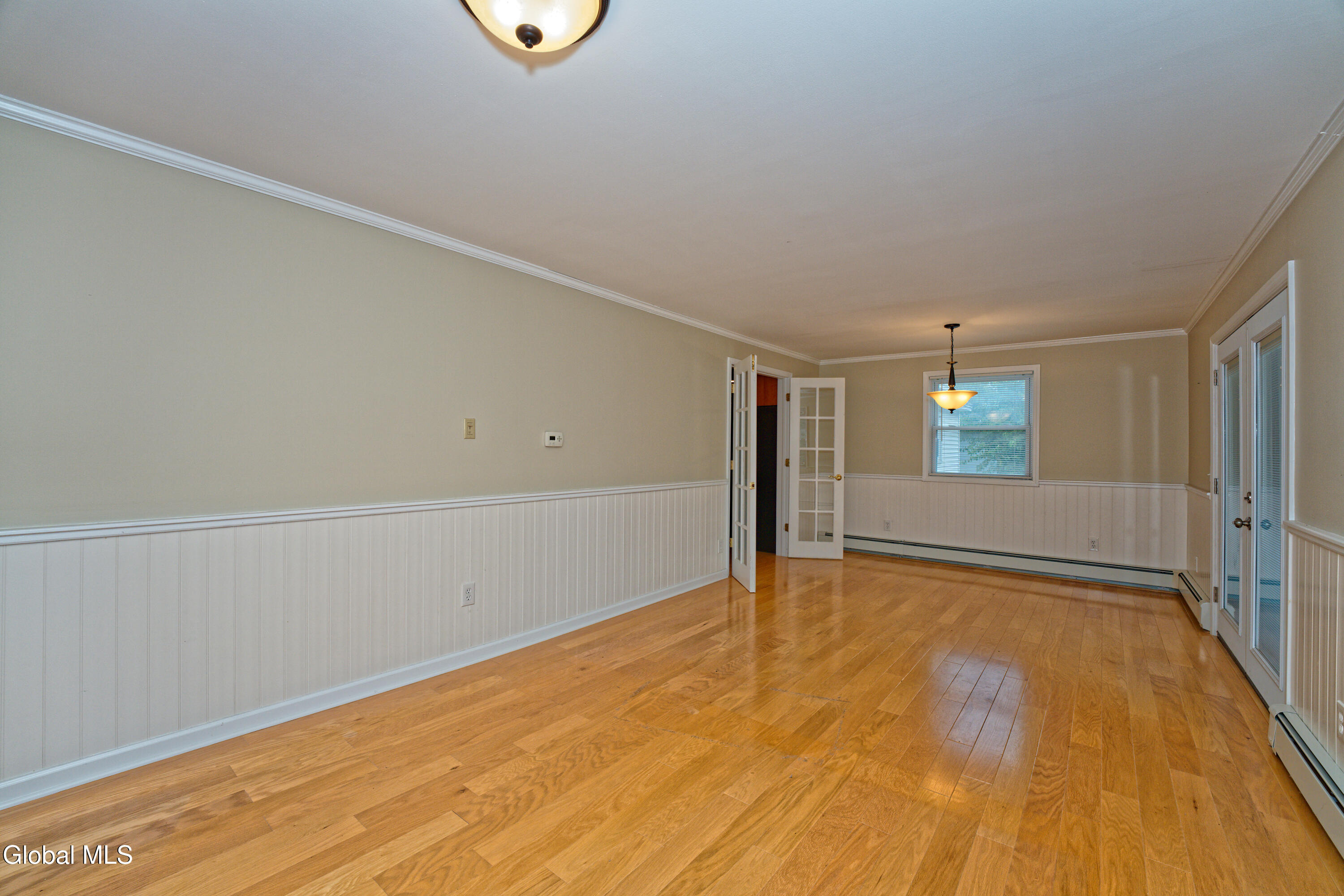 219 Rotterdam Street Rotterdam, NY 12306 - Photo 15 of 45 1 Main House 11