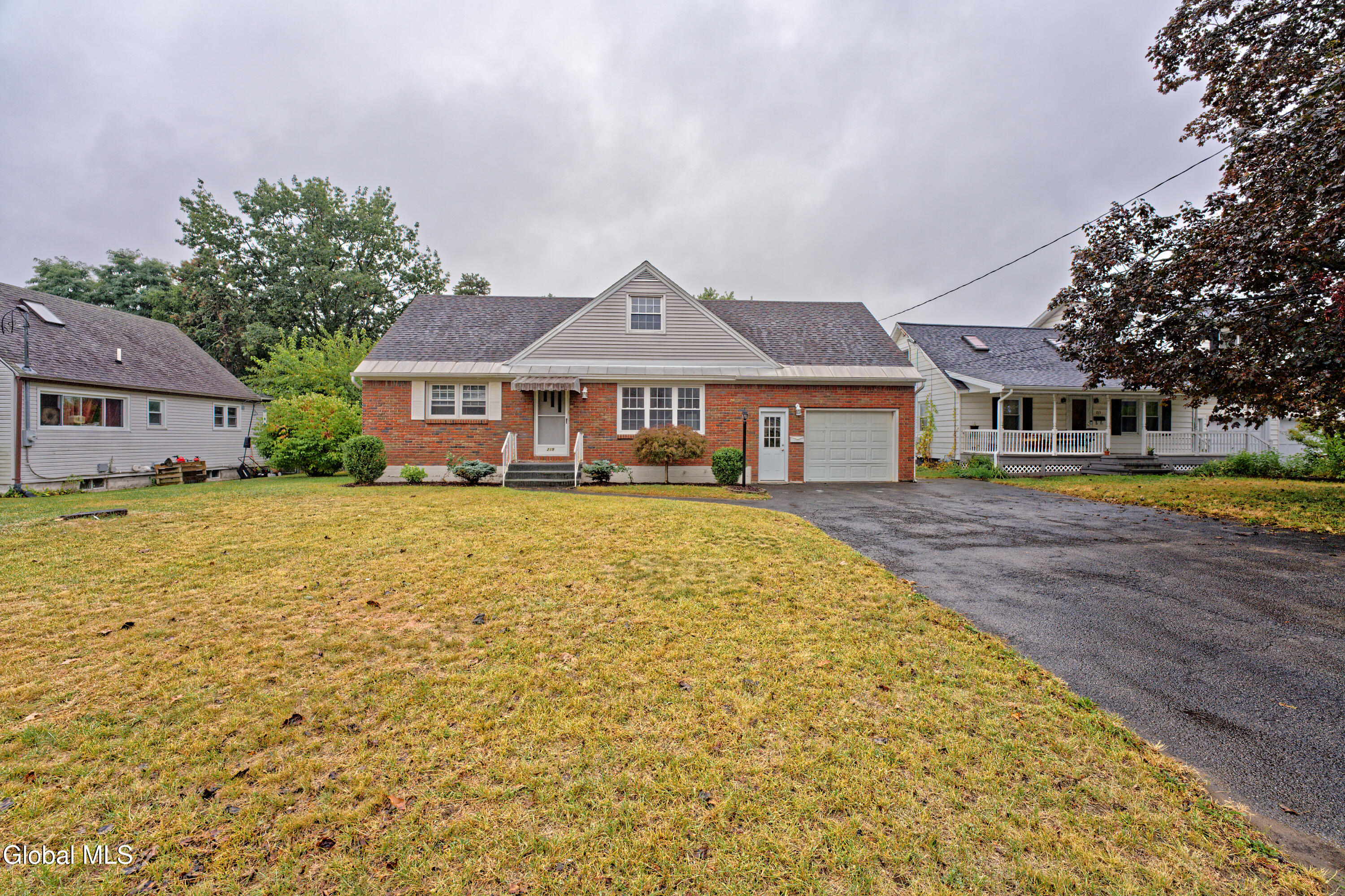 219 Rotterdam Street Rotterdam, NY 12306 - Photo 2 of 45 0 Front 1