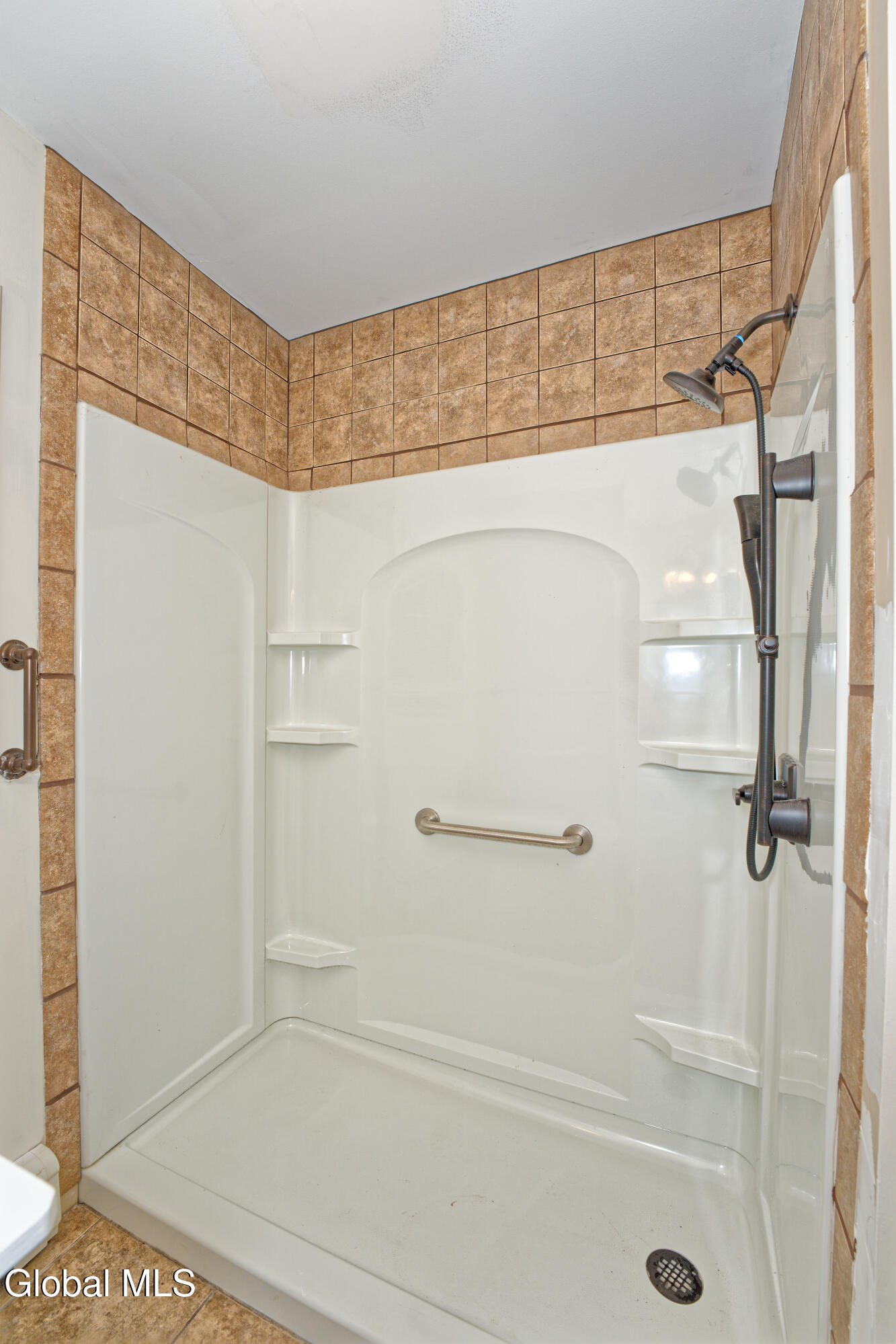 219 Rotterdam Street Rotterdam, NY 12306 - Photo 22 of 45 1 Main House 18