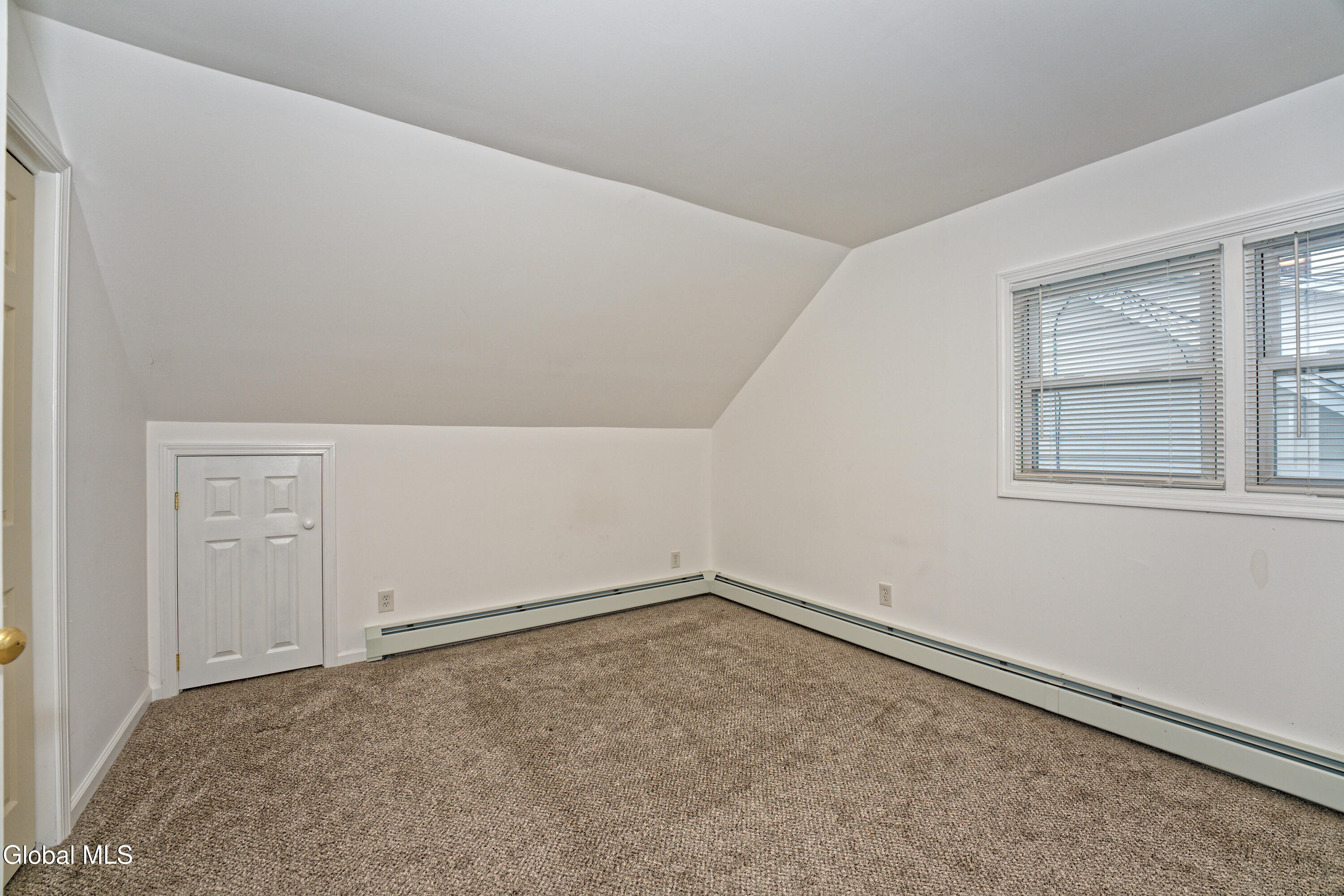 219 Rotterdam Street Rotterdam, NY 12306 - Photo 23 of 45 1 Main House 19