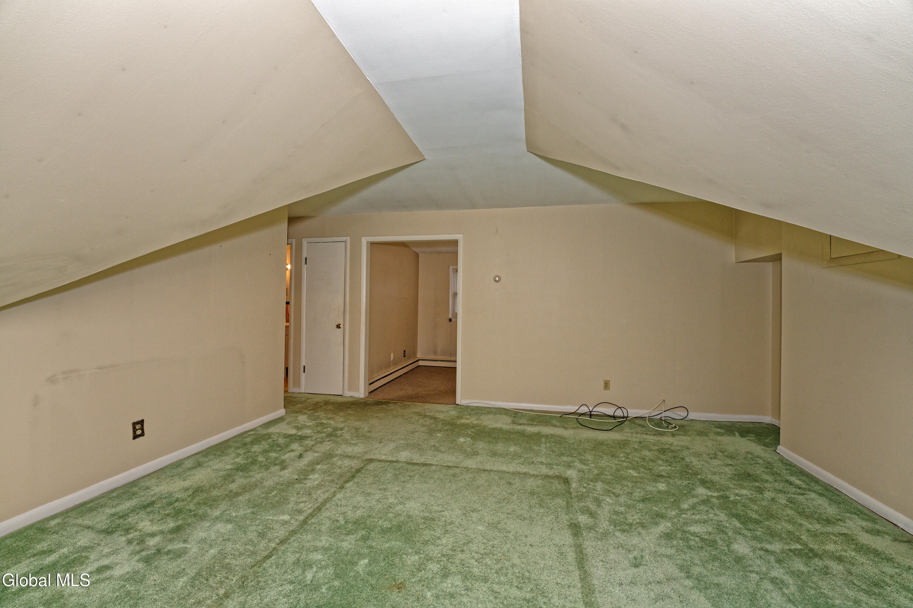 219 Rotterdam Street Rotterdam, NY 12306 - Photo 29 of 45 2 In Law 3