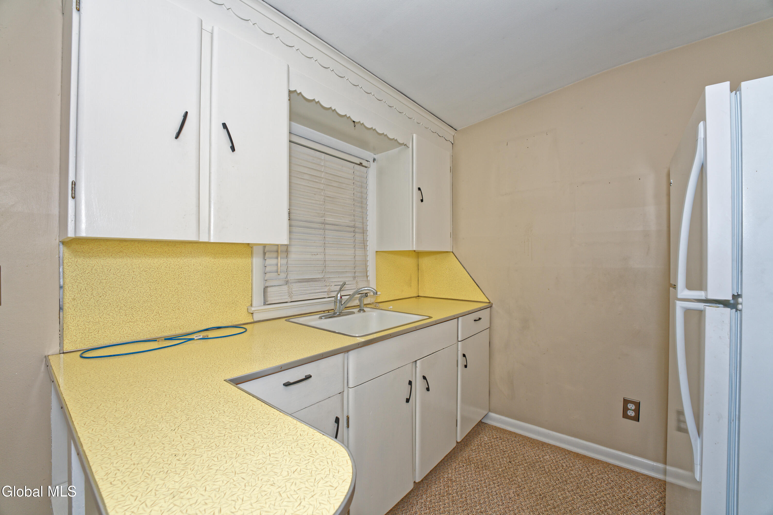 219 Rotterdam Street Rotterdam, NY 12306 - Photo 32 of 45 2 In Law 6