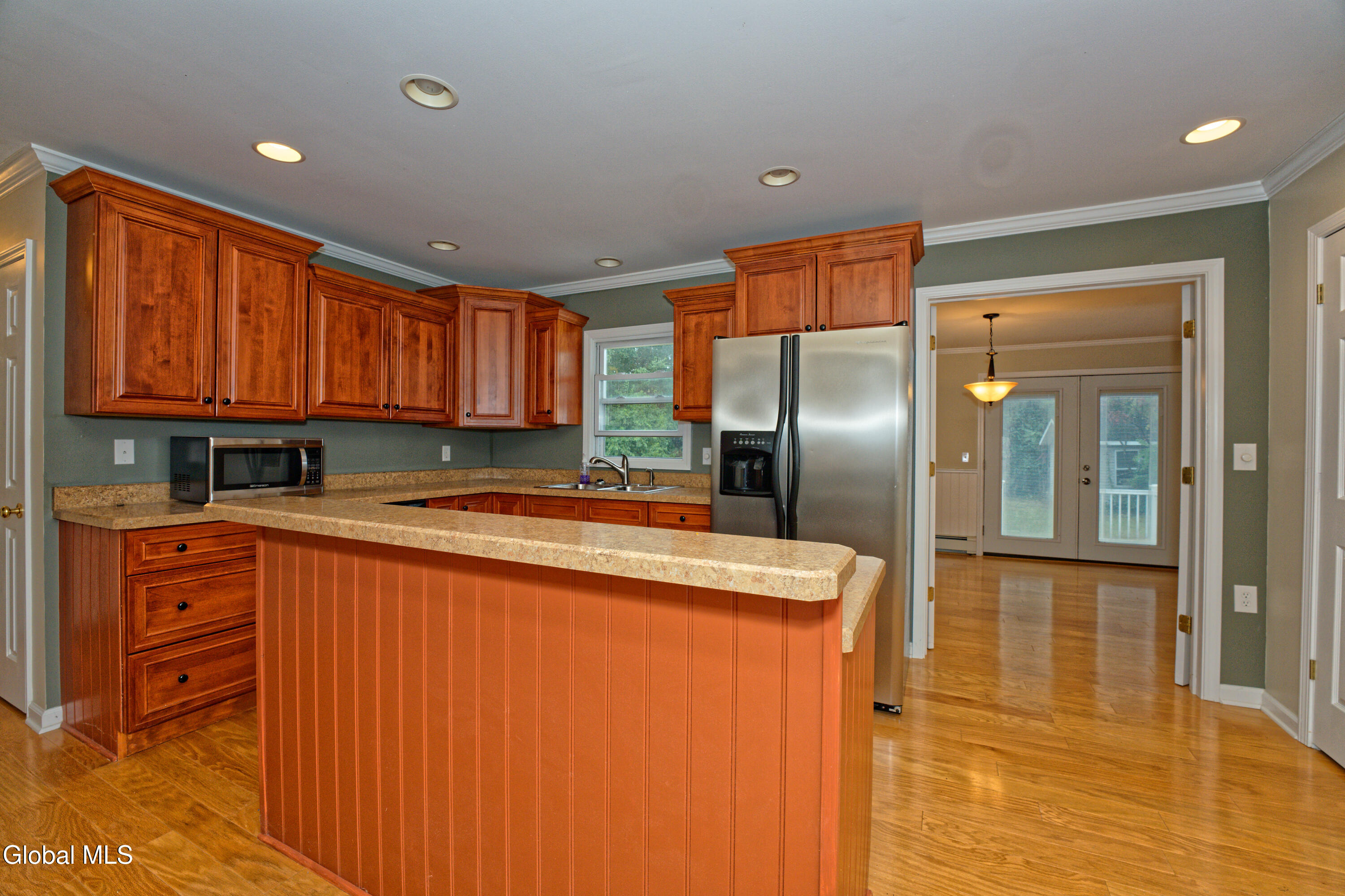 219 Rotterdam Street Rotterdam, NY 12306 - Photo 9 of 45 1 Main House 5