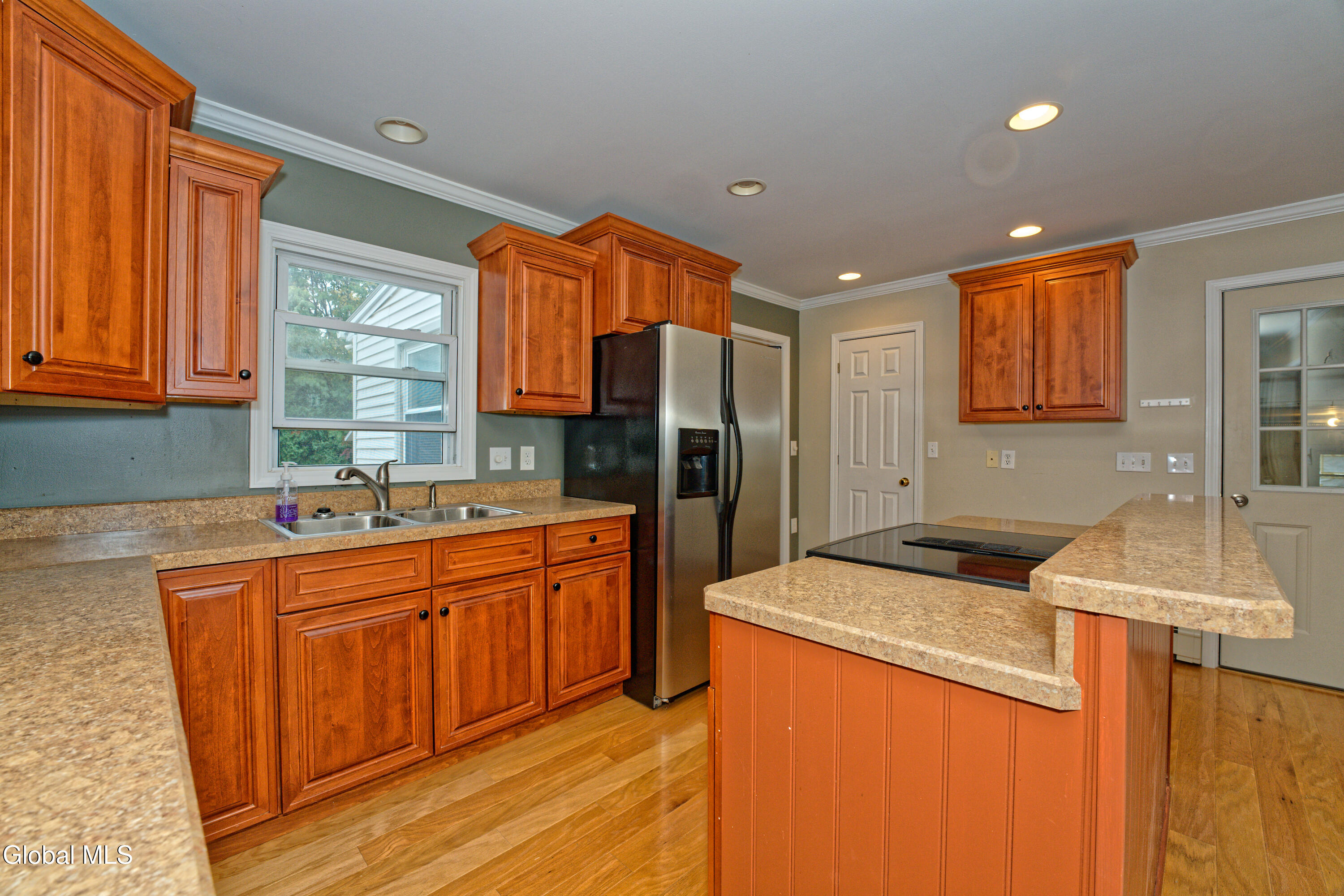 219 Rotterdam Street Rotterdam, NY 12306 - Photo 10 of 45 1 Main House 6