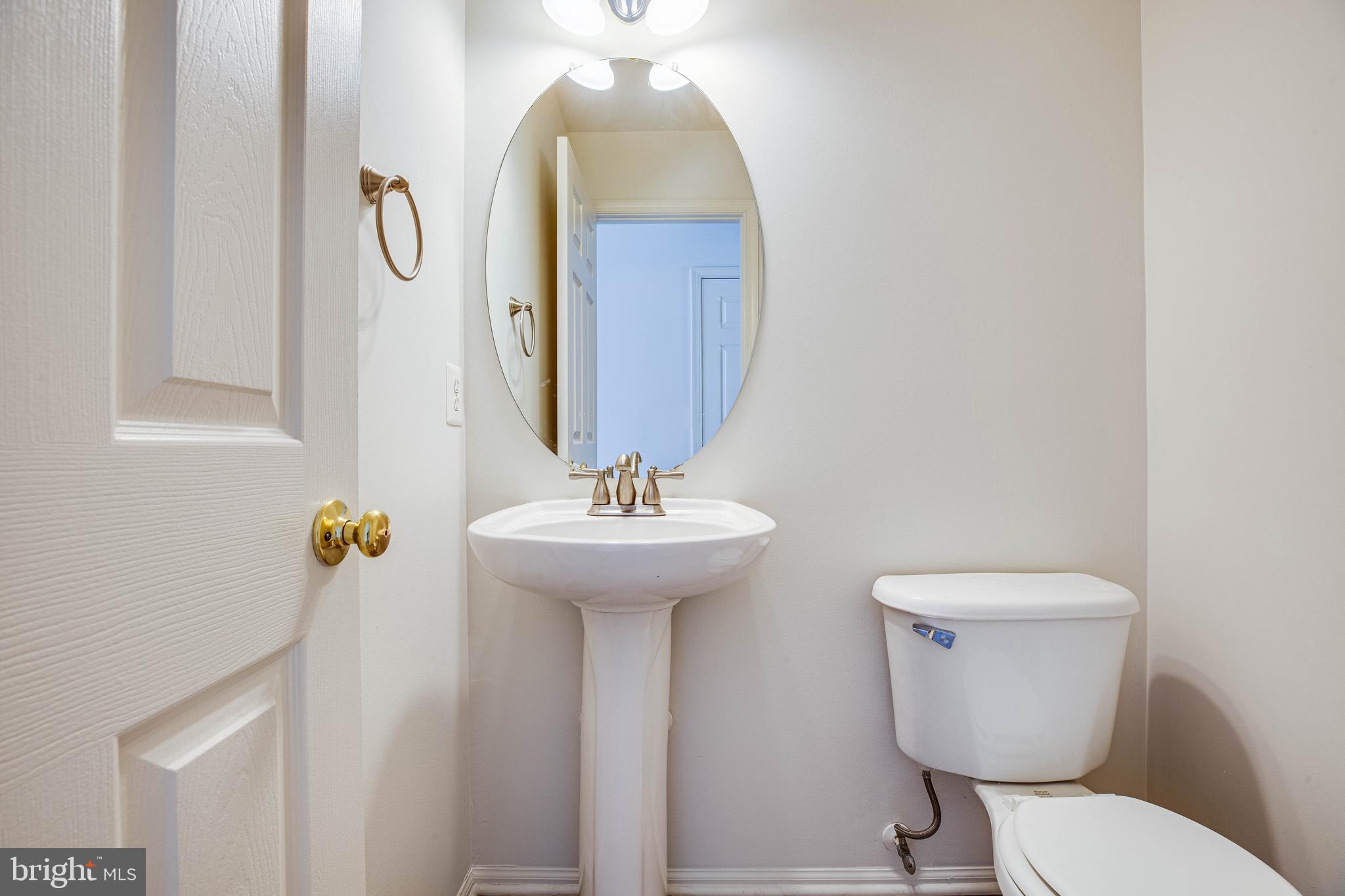 42 Ripley Road Stafford, VA 22556 - Photo 15 of 56 Main level half bathroom