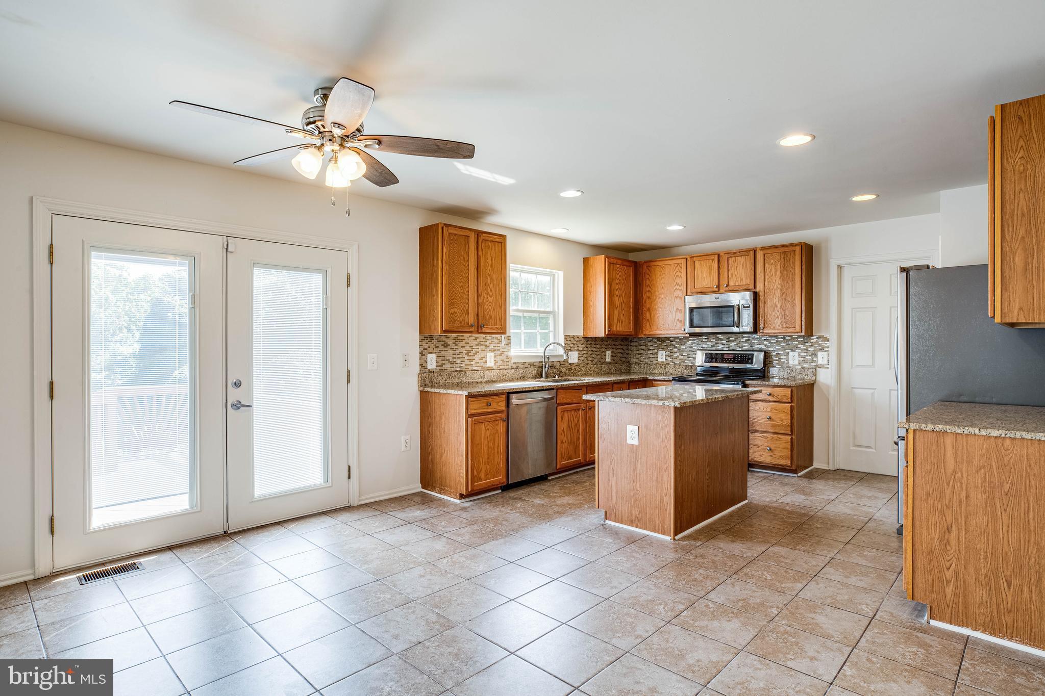 42 Ripley Road Stafford, VA 22556 - Photo 17 of 56 Kitchen Eat-In