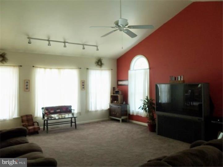 31 Club Road Oley, PA 19547 - Photo 9 of 25 Gallery Image 9