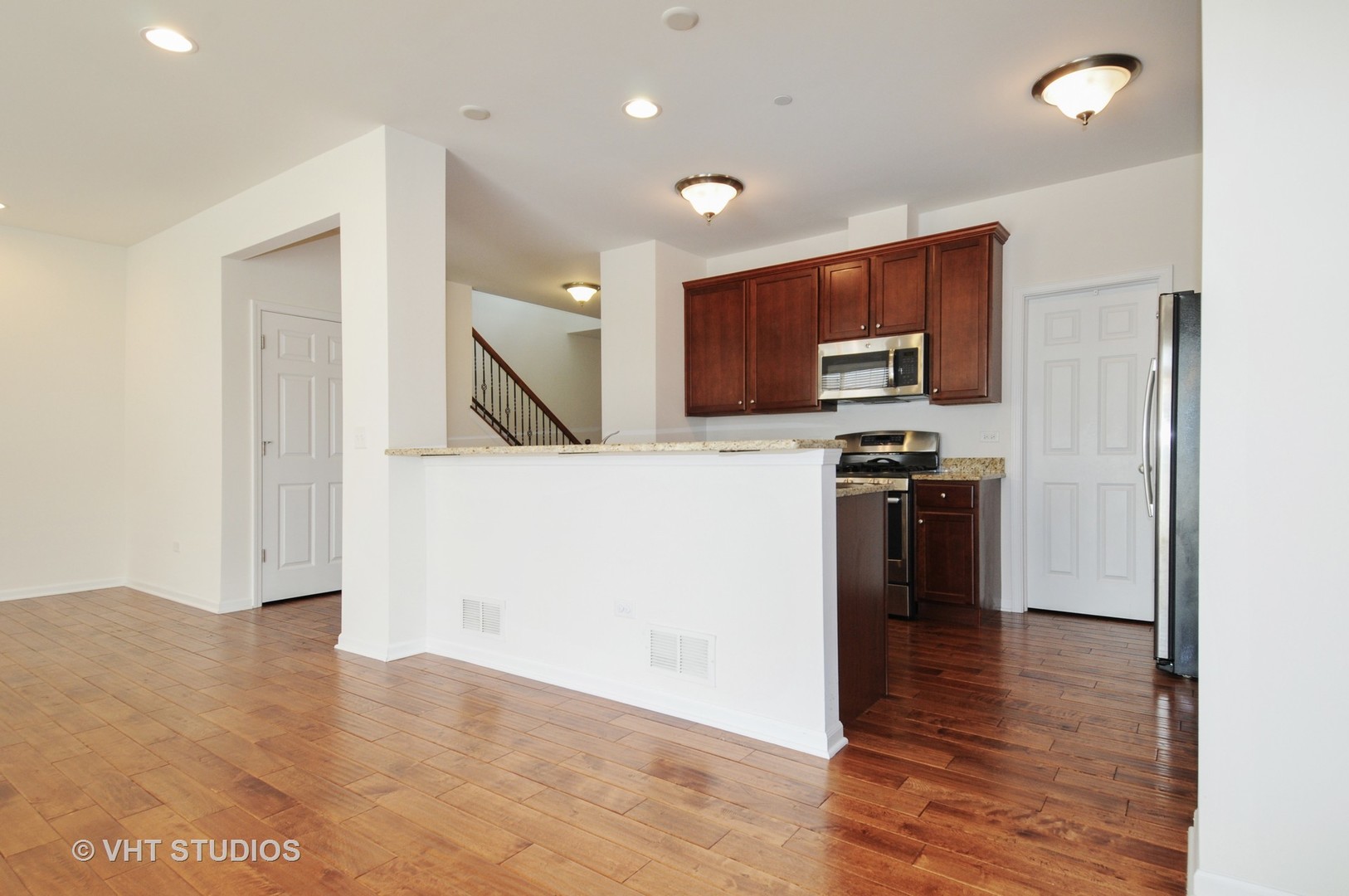 2832 Henley Lane Naperville, IL 60540 - Photo 11 of 21