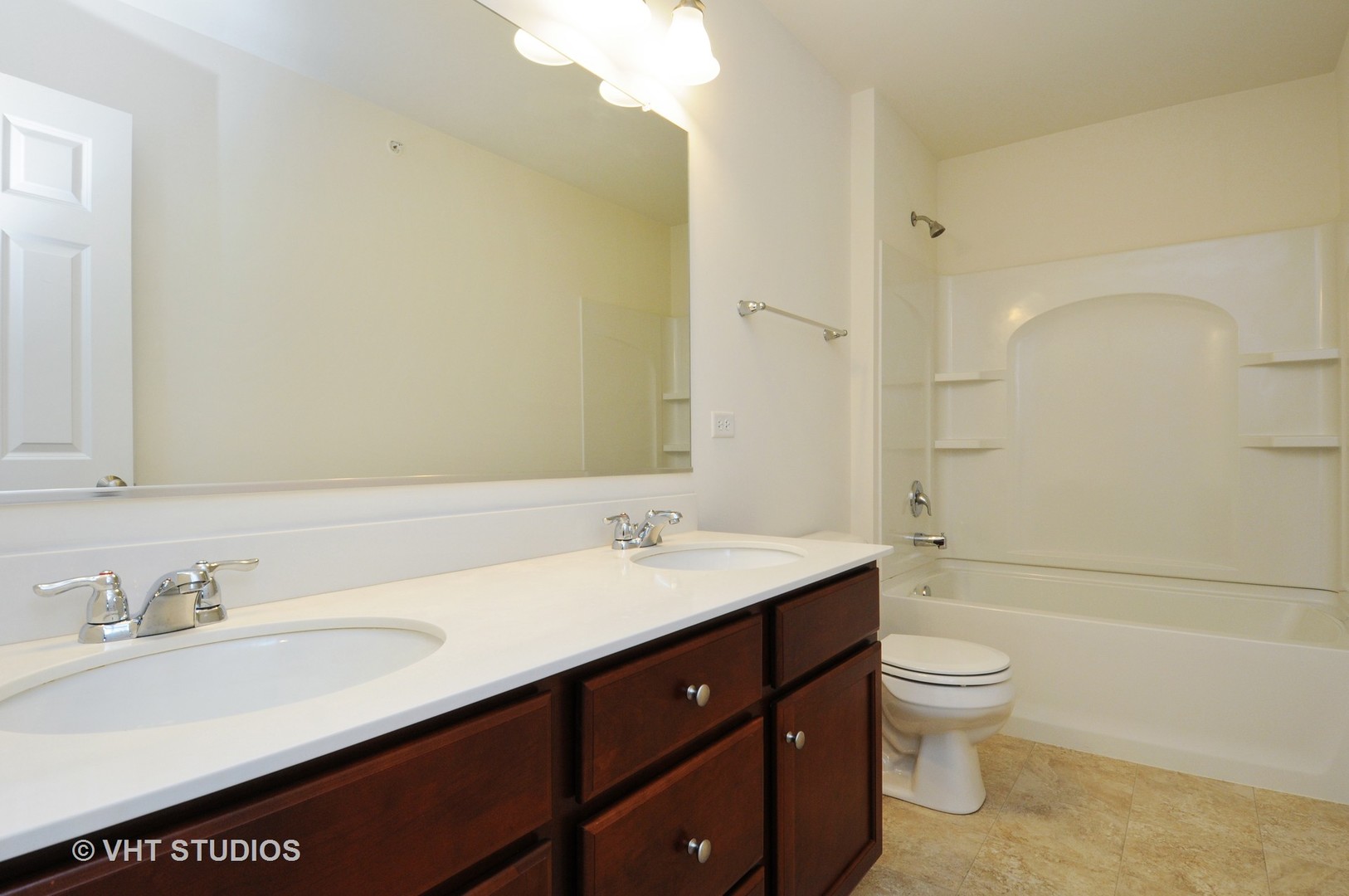 2832 Henley Lane Naperville, IL 60540 - Photo 13 of 21