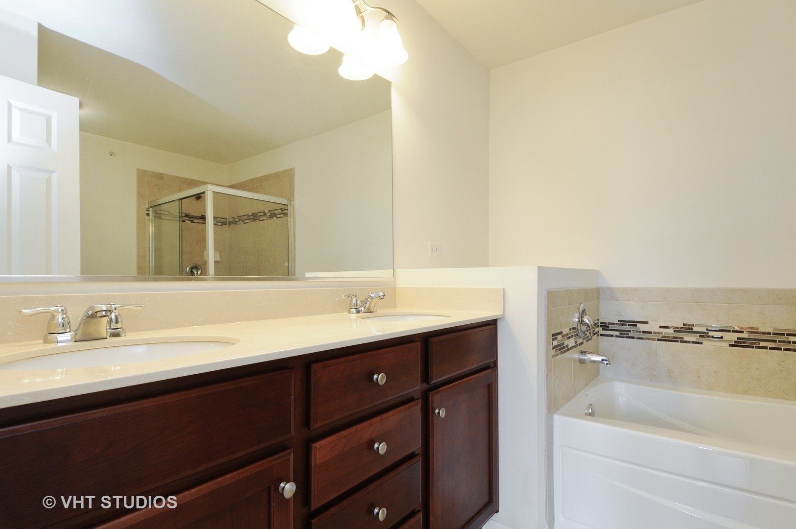 2832 Henley Lane Naperville, IL 60540 - Photo 6 of 21
