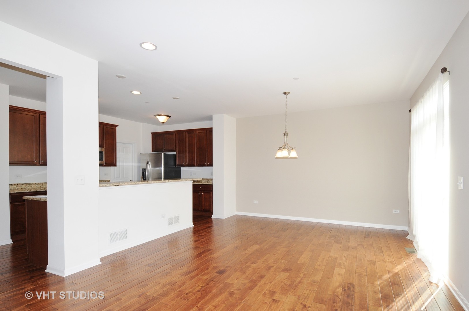 2832 Henley Lane Naperville, IL 60540 - Photo 7 of 21