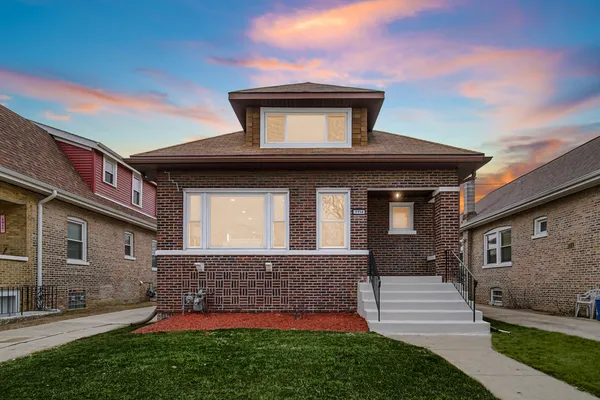 $424,995 | 2114 South 10th Avenue, Maywood, IL 60153