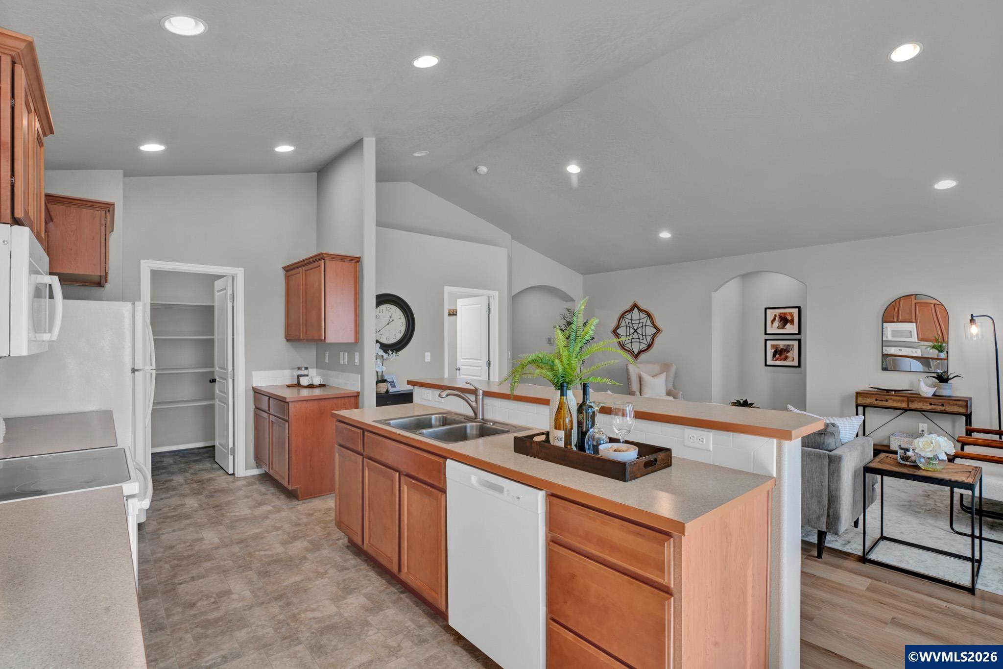 2828 Lucia Court Northwest Albany, OR 97321 - Photo 3 of 30