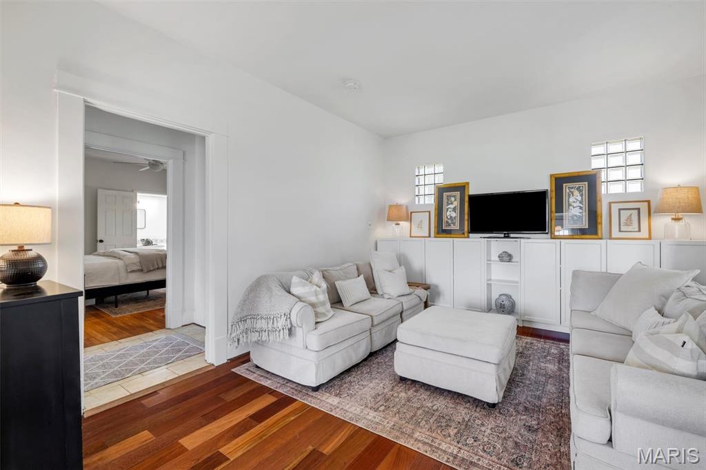 7012 South Rock Hill Road St. Louis, MO 63123 - Photo 6 of 54