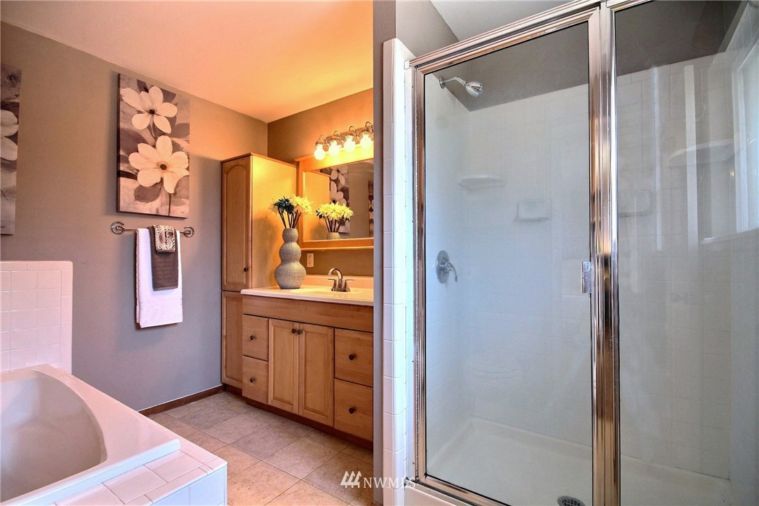 3709 Northeast 19th Street Renton, WA 98056 - Photo 11 of 22
