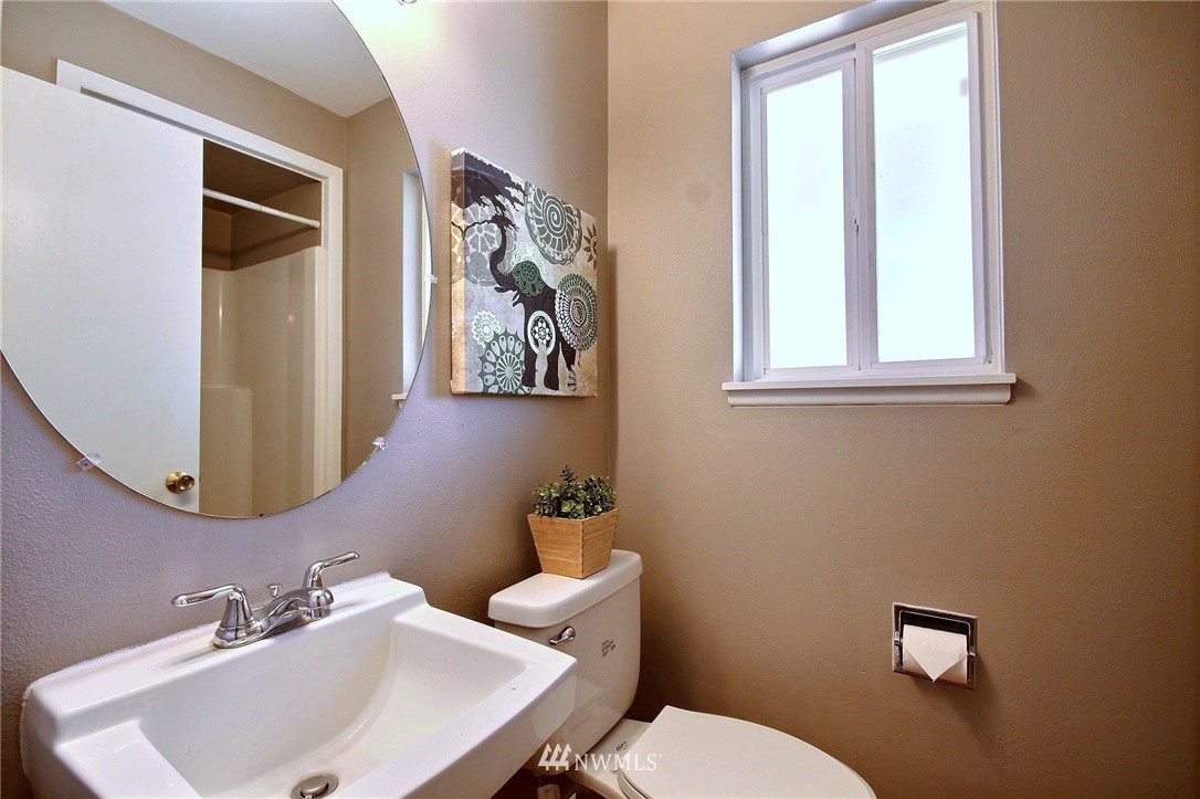 3709 Northeast 19th Street Renton, WA 98056 - Photo 13 of 22