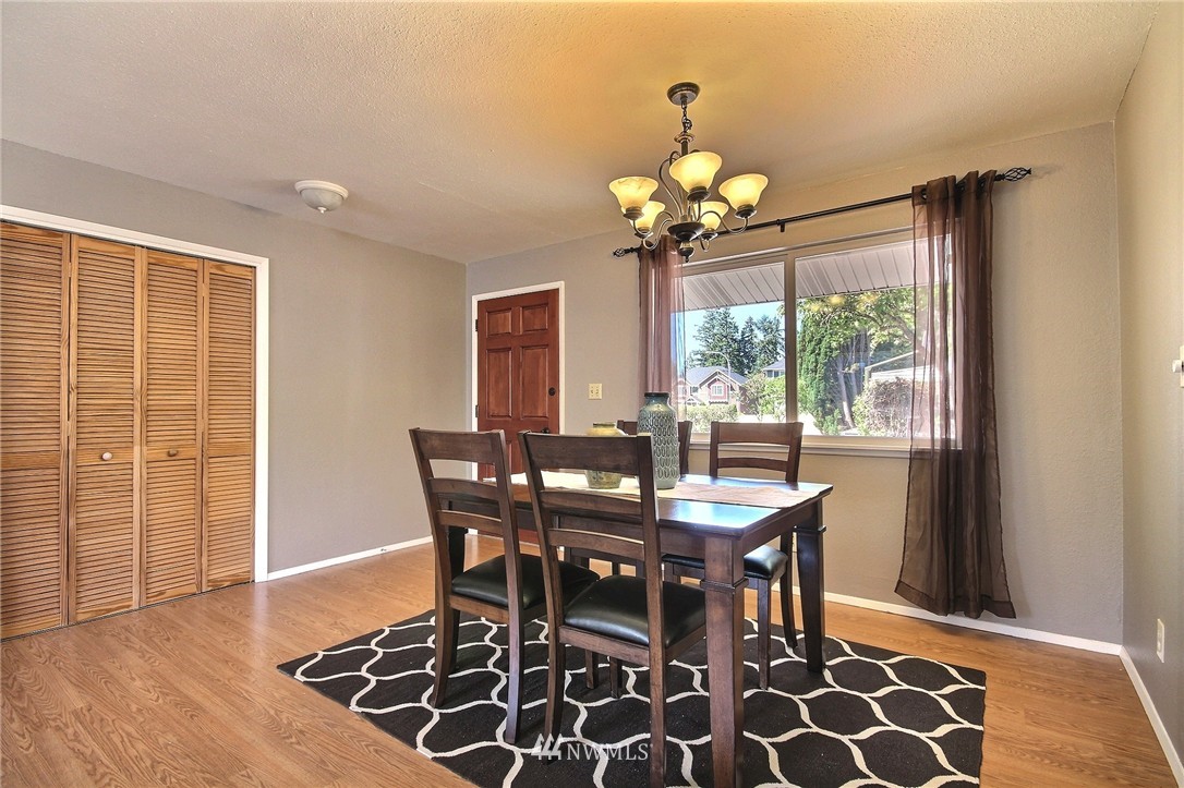 3709 Northeast 19th Street Renton, WA 98056 - Photo 4 of 22