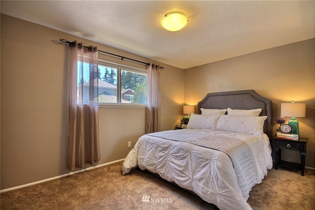 3709 Northeast 19th Street Renton, WA 98056 - Photo 10 of 22