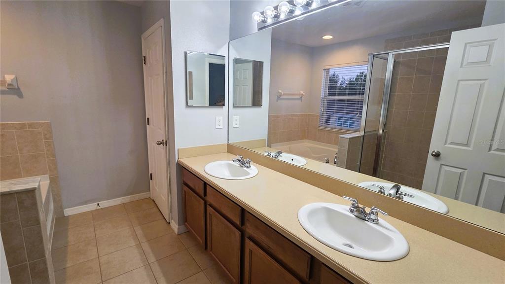 10279 Newminster Loop Ruskin, FL 33573 - Photo 18 of 30