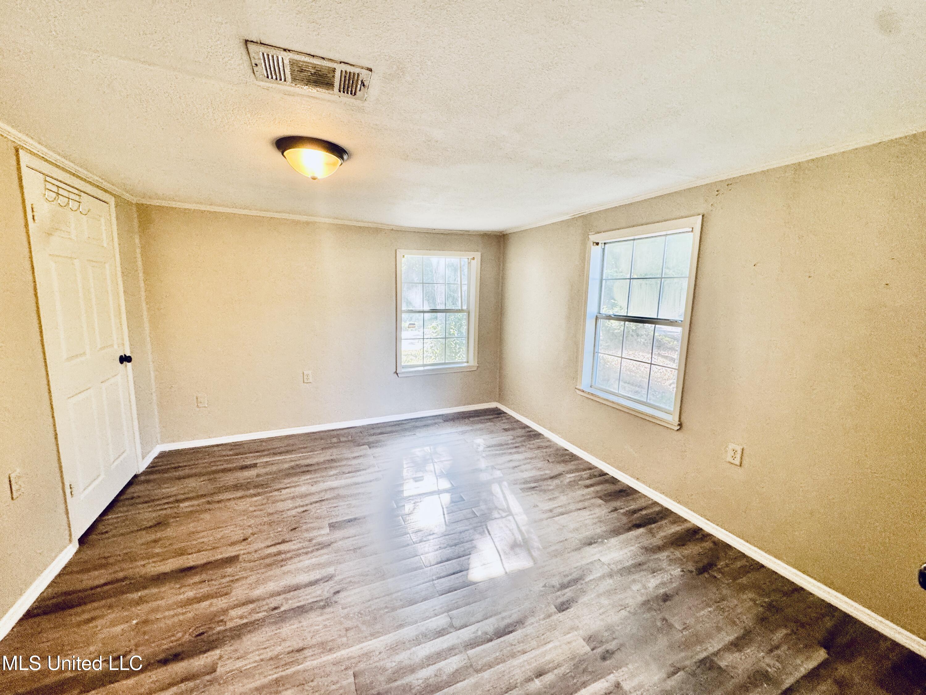 9437 Creosote Road Gulfport, MS 39503 - Photo 9 of 17 Bedroom 1