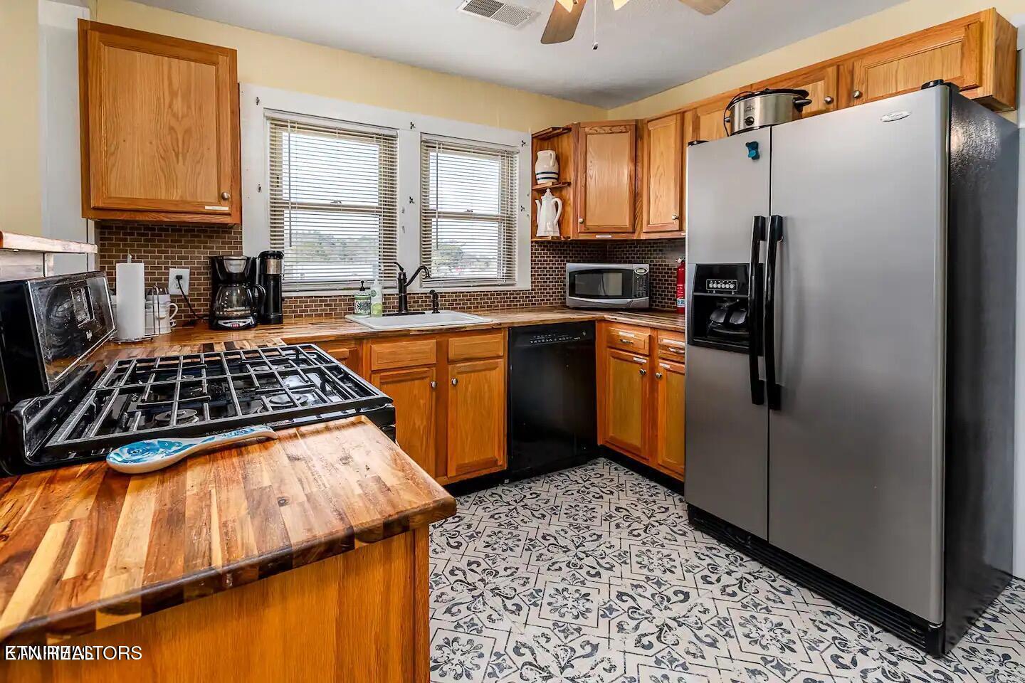 1282 Allensville Road Sevierville, TN 37876 - Photo 7 of 17 20230613141614692990000000-o