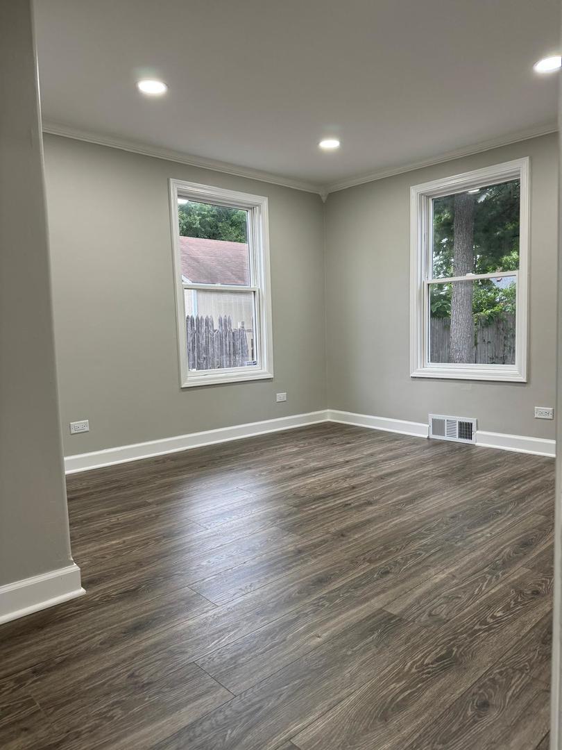 1105 Ridgeway Avenue Aurora, IL 60506 - Photo 15 of 23 Gallery Image 15