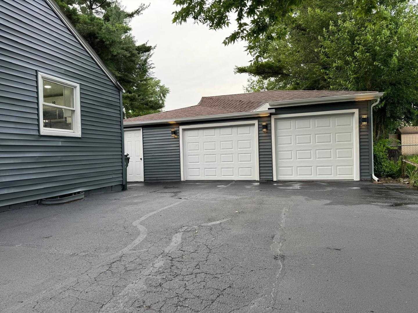 1105 Ridgeway Avenue Aurora, IL 60506 - Photo 3 of 23 Gallery Image 3
