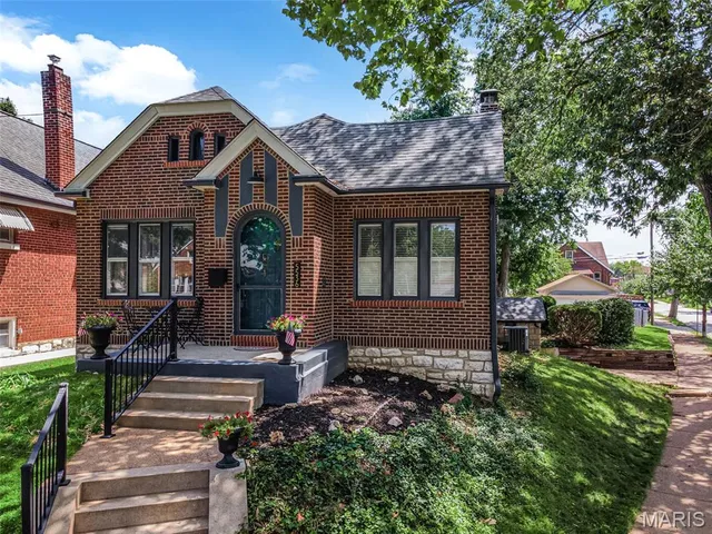 $399,900 | 5536 Lisette Avenue, St. Louis, MO 63109