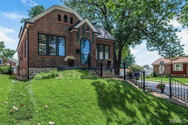 $399,900 | 5536 Lisette Avenue, St. Louis, MO 63109