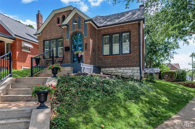 $399,900 | 5536 Lisette Avenue, St. Louis, MO 63109