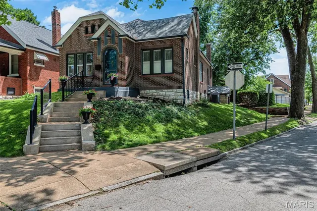 $399,900 | 5536 Lisette Avenue, St. Louis, MO 63109