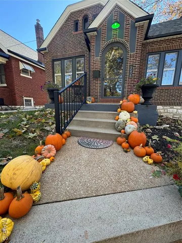 $399,900 | 5536 Lisette Avenue, St. Louis, MO 63109