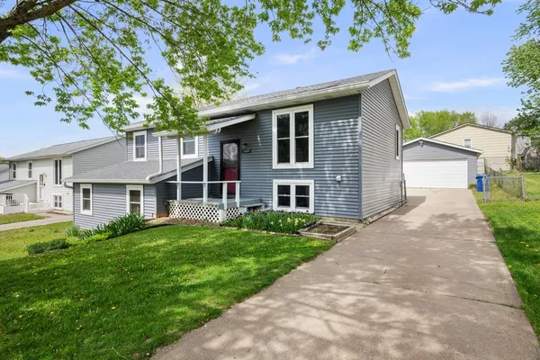 $239,000 | 2616 Sheffield Drive, Davenport, IA 52806