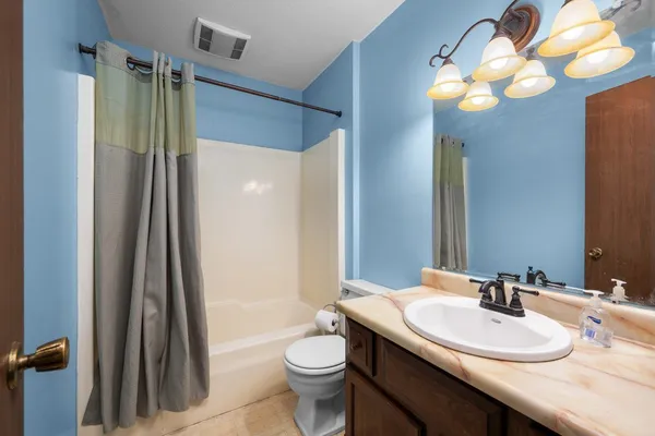 $239,000 | 2616 Sheffield Drive, Davenport, IA 52806