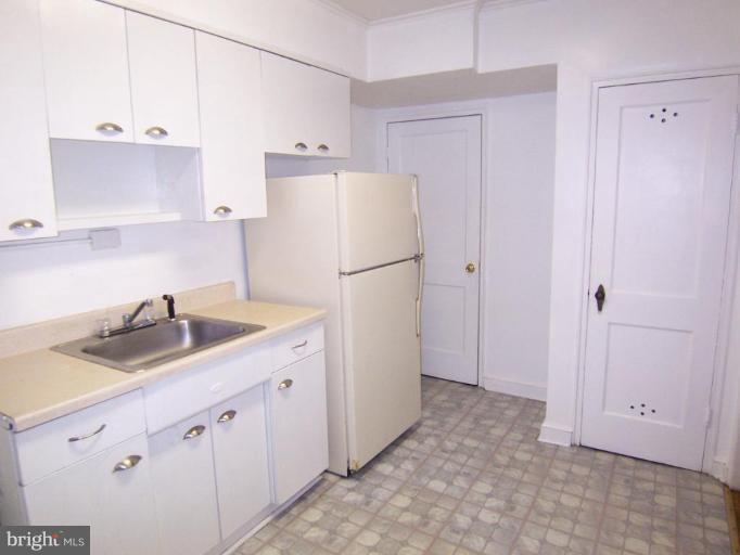 831 Benninghaus Road Baltimore, MD 21212 - Photo 4 of 11 Kitchen