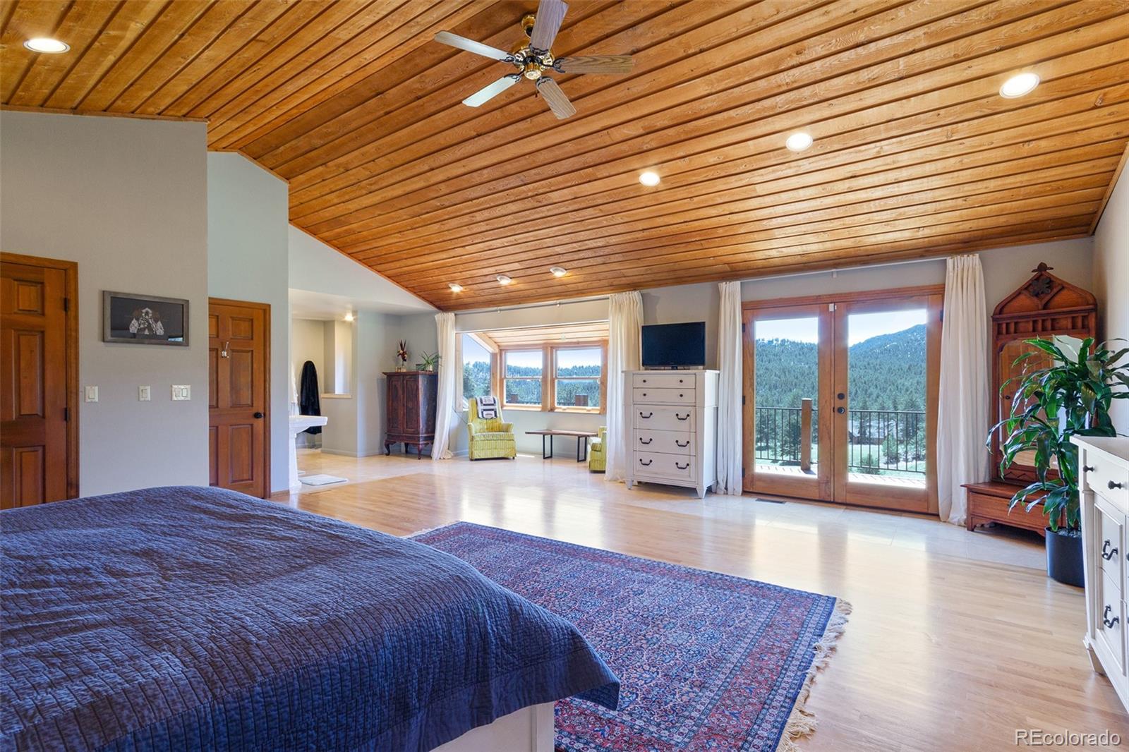 22226 Meadow View Road Morrison, CO 80465 - Photo 12 of 40