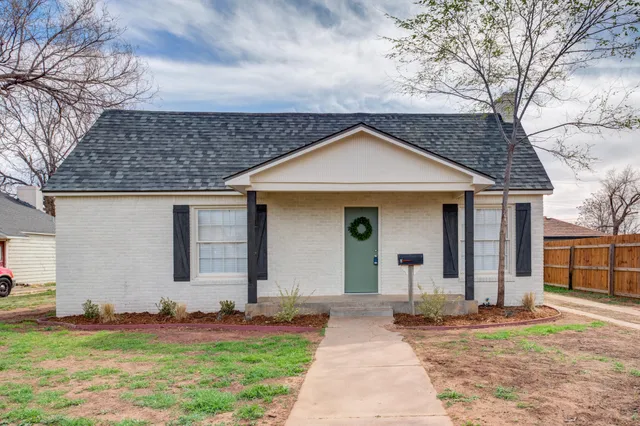 $1,695 | 1721 23rd Street, Lubbock, TX 79411