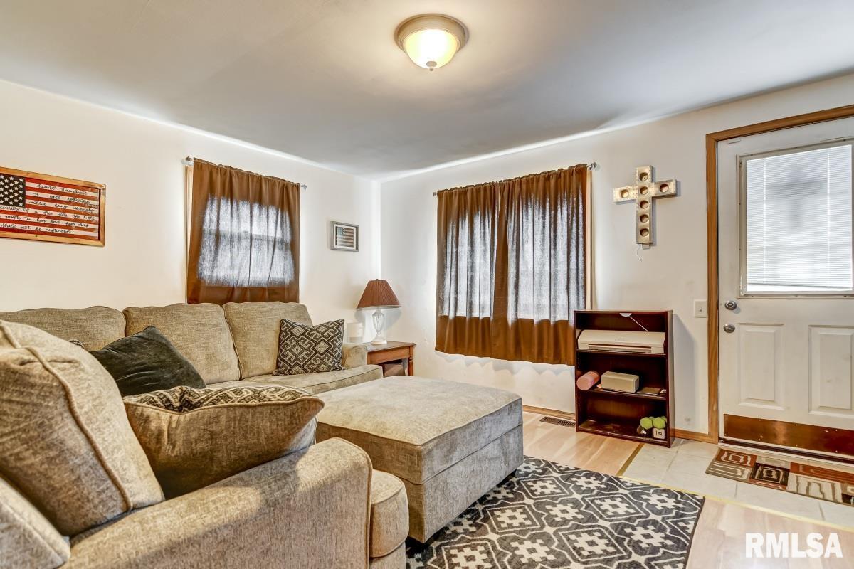 4320 White Street Decatur, IL 62526 - Photo 7 of 27 Gallery Image 7