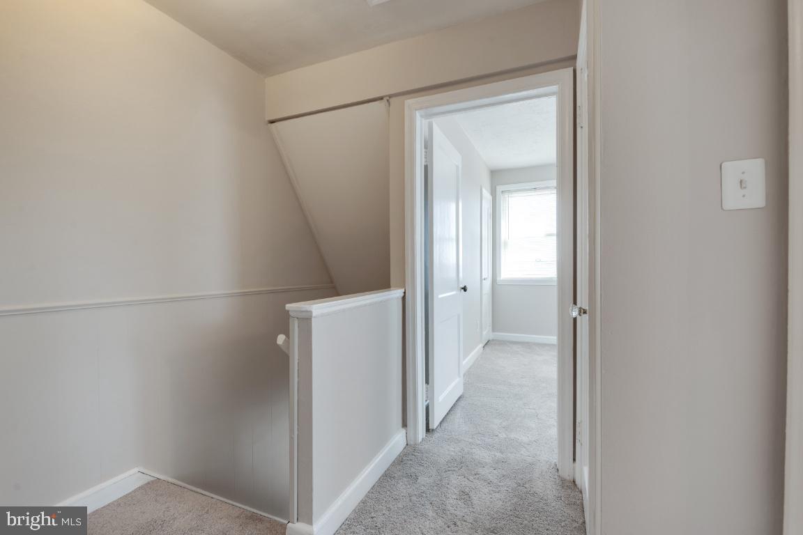 3502 Greenvale Road Baltimore, MD 21229 - Photo 11 of 33 HALLWAY