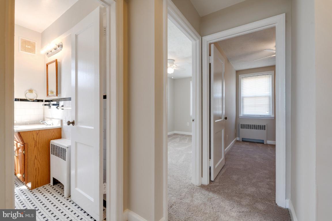 3502 Greenvale Road Baltimore, MD 21229 - Photo 20 of 33 HALLWAY