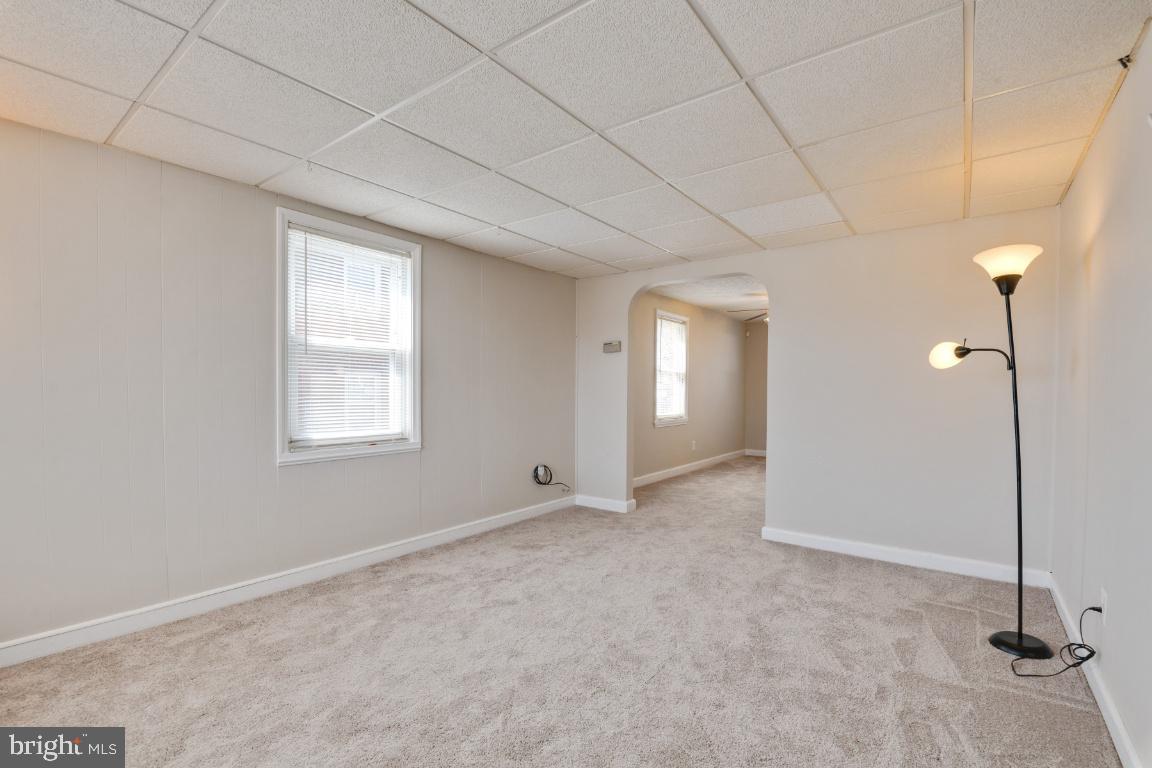 3502 Greenvale Road Baltimore, MD 21229 - Photo 3 of 33 LIVING ROOM