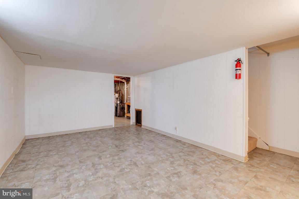 3502 Greenvale Road Baltimore, MD 21229 - Photo 21 of 33 RECREATION ROOM