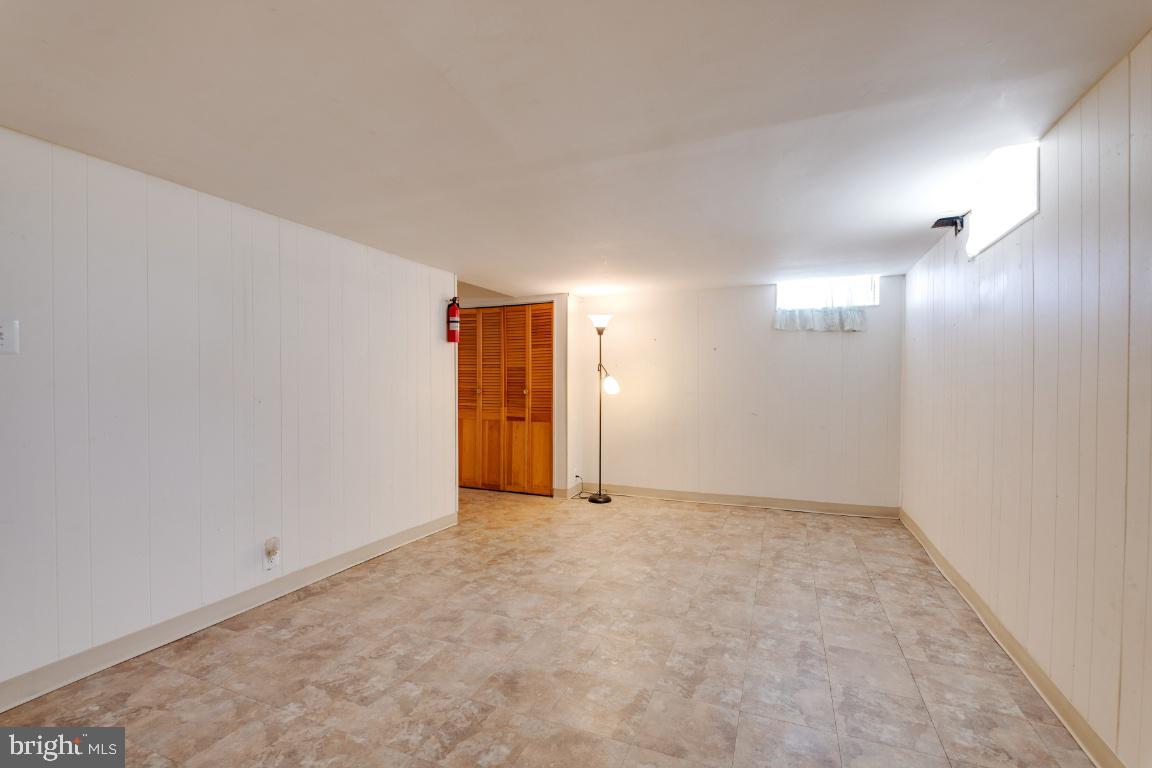3502 Greenvale Road Baltimore, MD 21229 - Photo 23 of 33 RECREATION ROOM Alt View