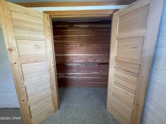 $2,000 | 305 Tarpon Street, Panama City Beach, FL 32413