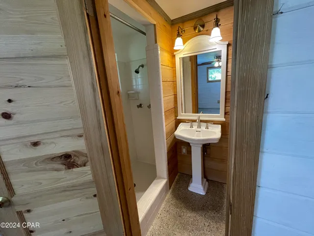 $2,000 | 305 Tarpon Street, Panama City Beach, FL 32413