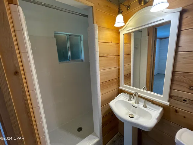 $2,000 | 305 Tarpon Street, Panama City Beach, FL 32413