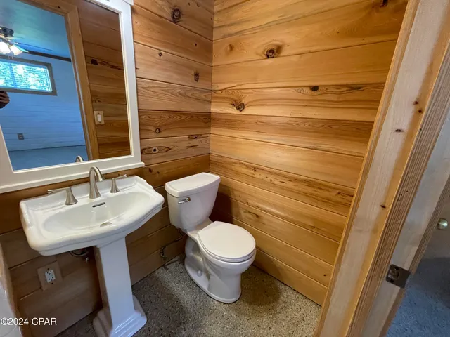 $2,000 | 305 Tarpon Street, Panama City Beach, FL 32413