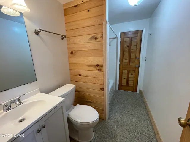 $2,000 | 305 Tarpon Street, Panama City Beach, FL 32413