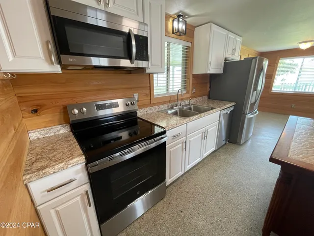 $2,000 | 305 Tarpon Street, Panama City Beach, FL 32413