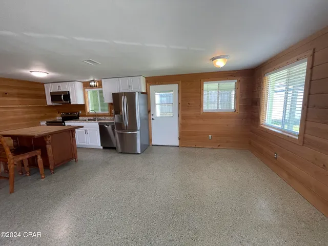 $2,000 | 305 Tarpon Street, Panama City Beach, FL 32413